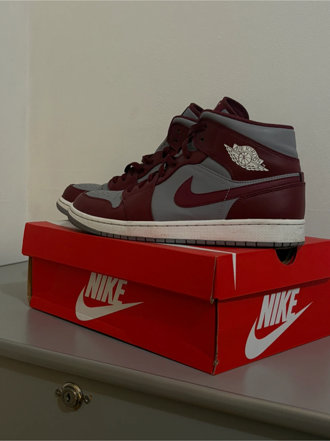 Nike Air Jordan 1 Mid Bordeaux/Grey - photo 2