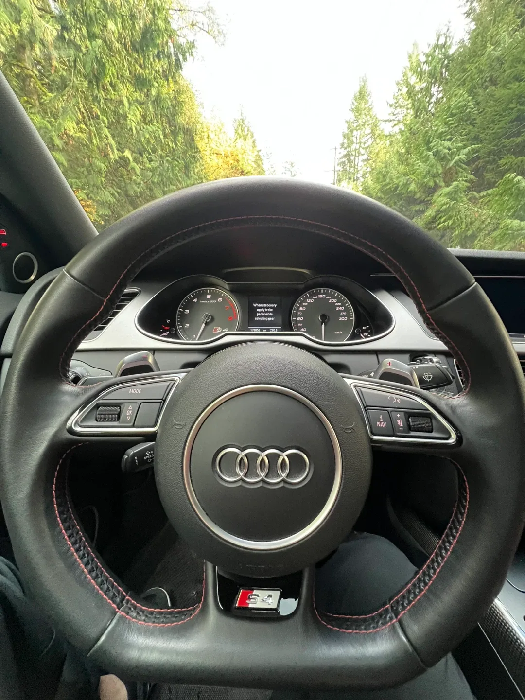 2014 White Audi S4 Sedan image indicator(10)