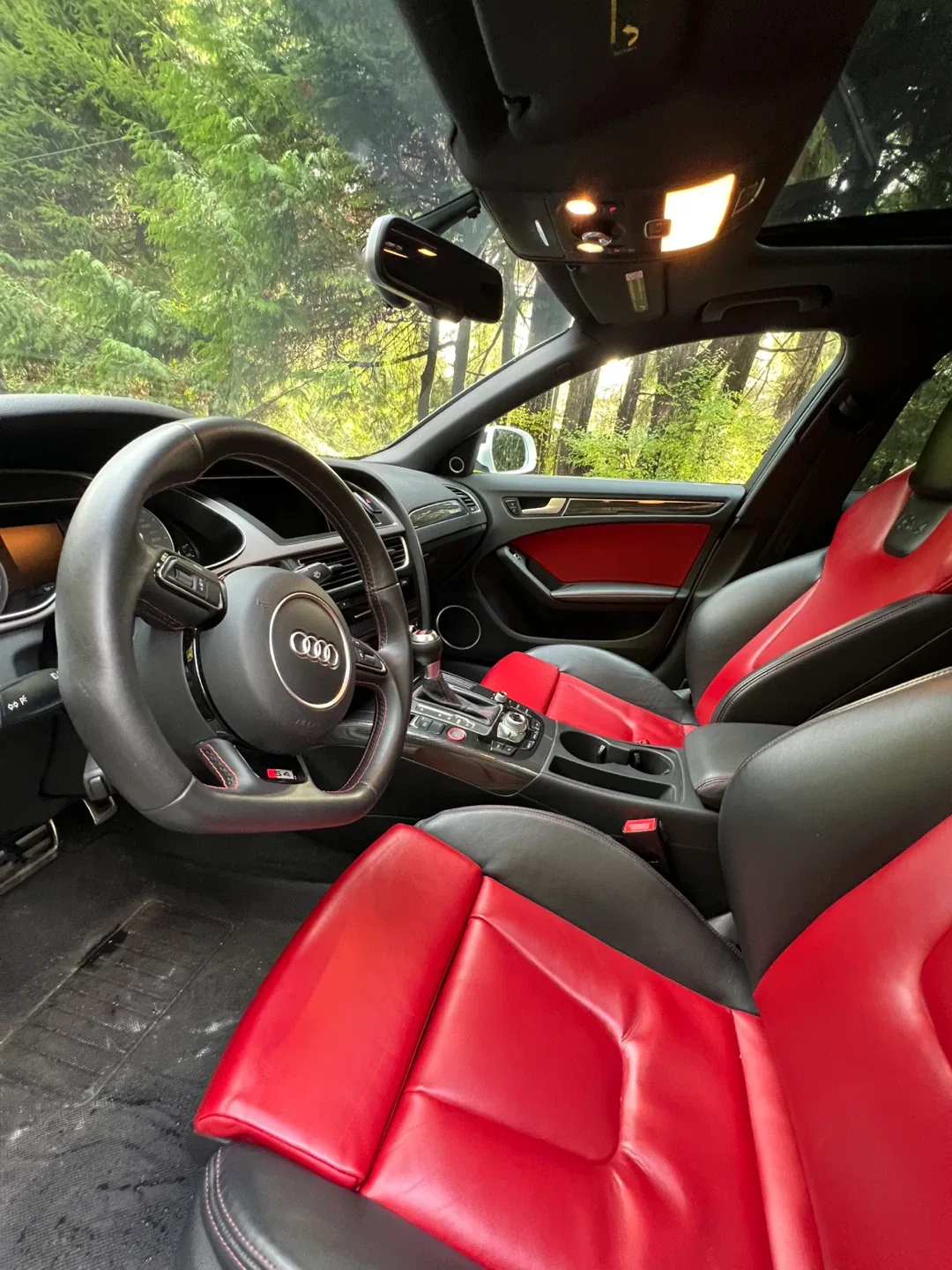 2014 White Audi S4 Sedan image indicator(9)