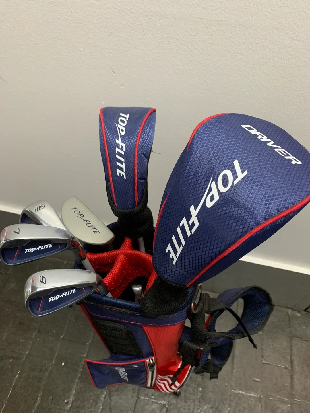 Boys junior and Female R/H Golf Clubs New!!! image indicator(3)