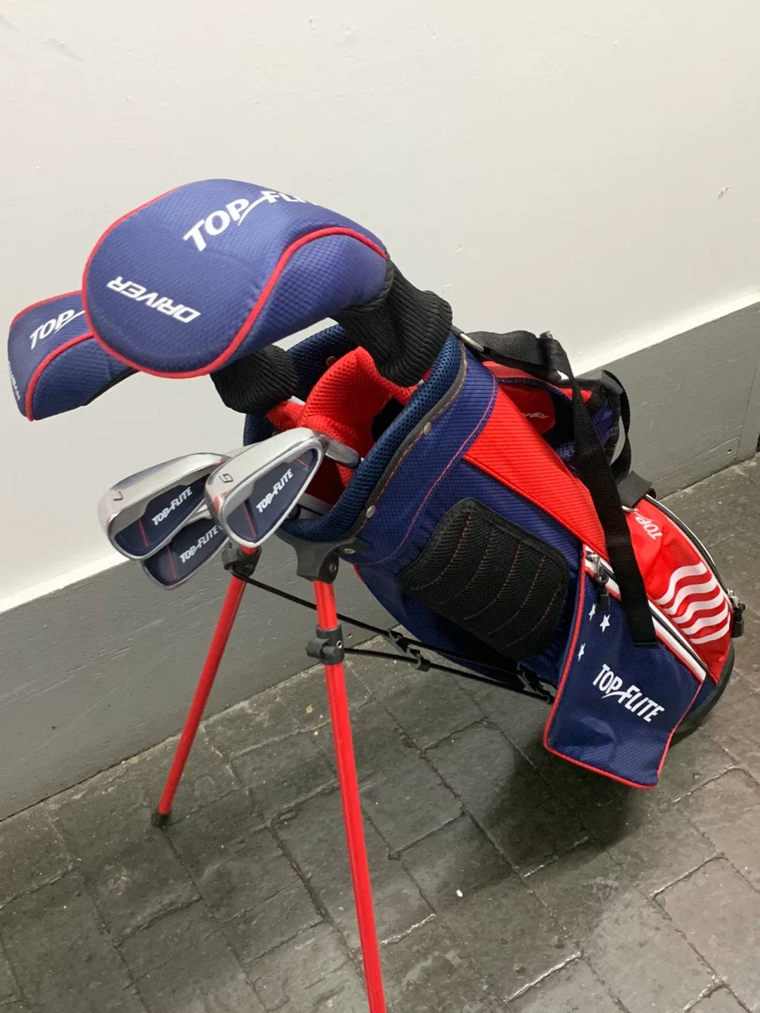 Boys junior and Female R/H Golf Clubs New!!! image indicator(2)