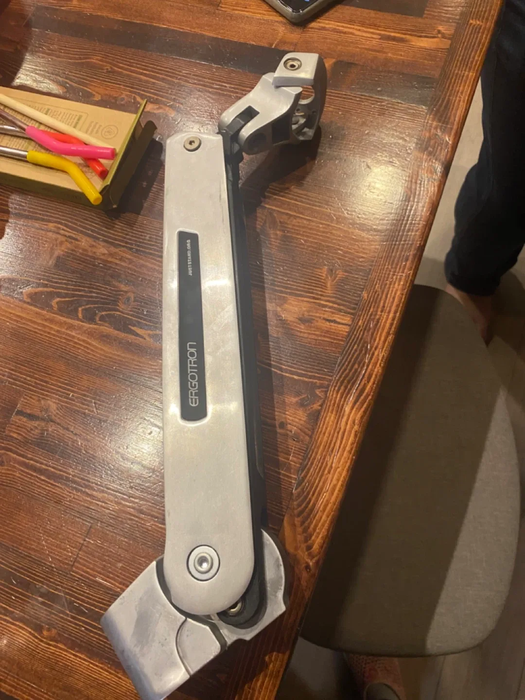 Ergotron 45-405-026 Sit-Stand Desk Mount image indicator(2)