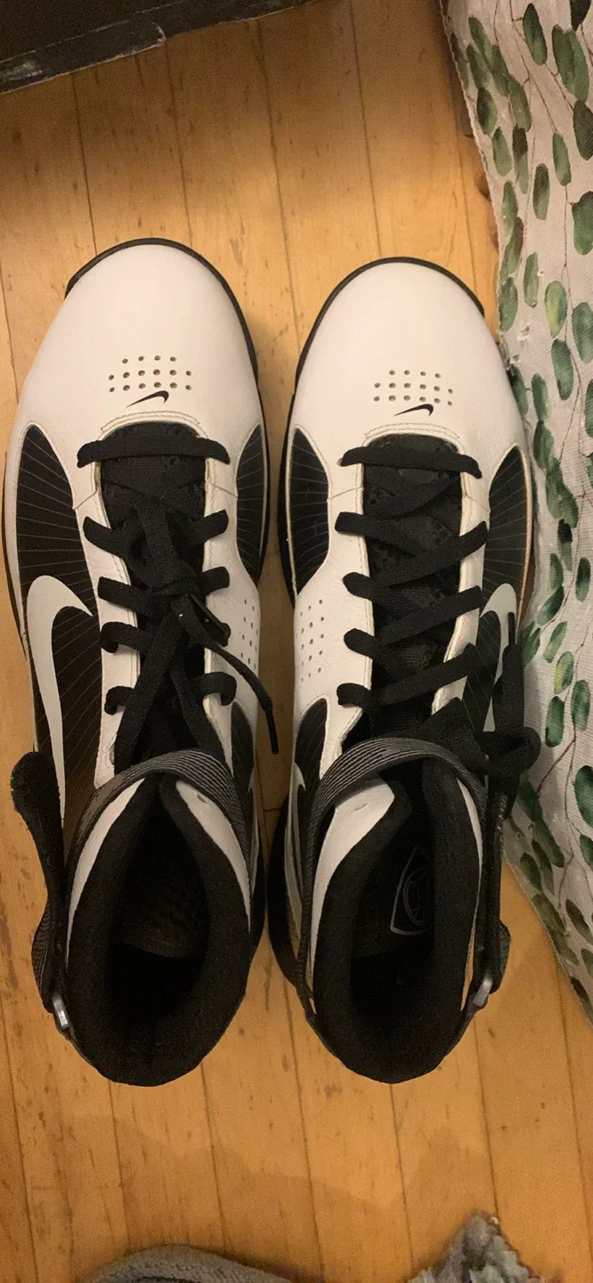 Nike Basketball Shoes, Size 13 image indicator(2)