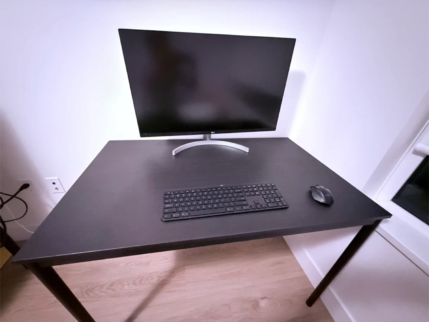 Black Desk & Leather Chair Set image indicator(2)