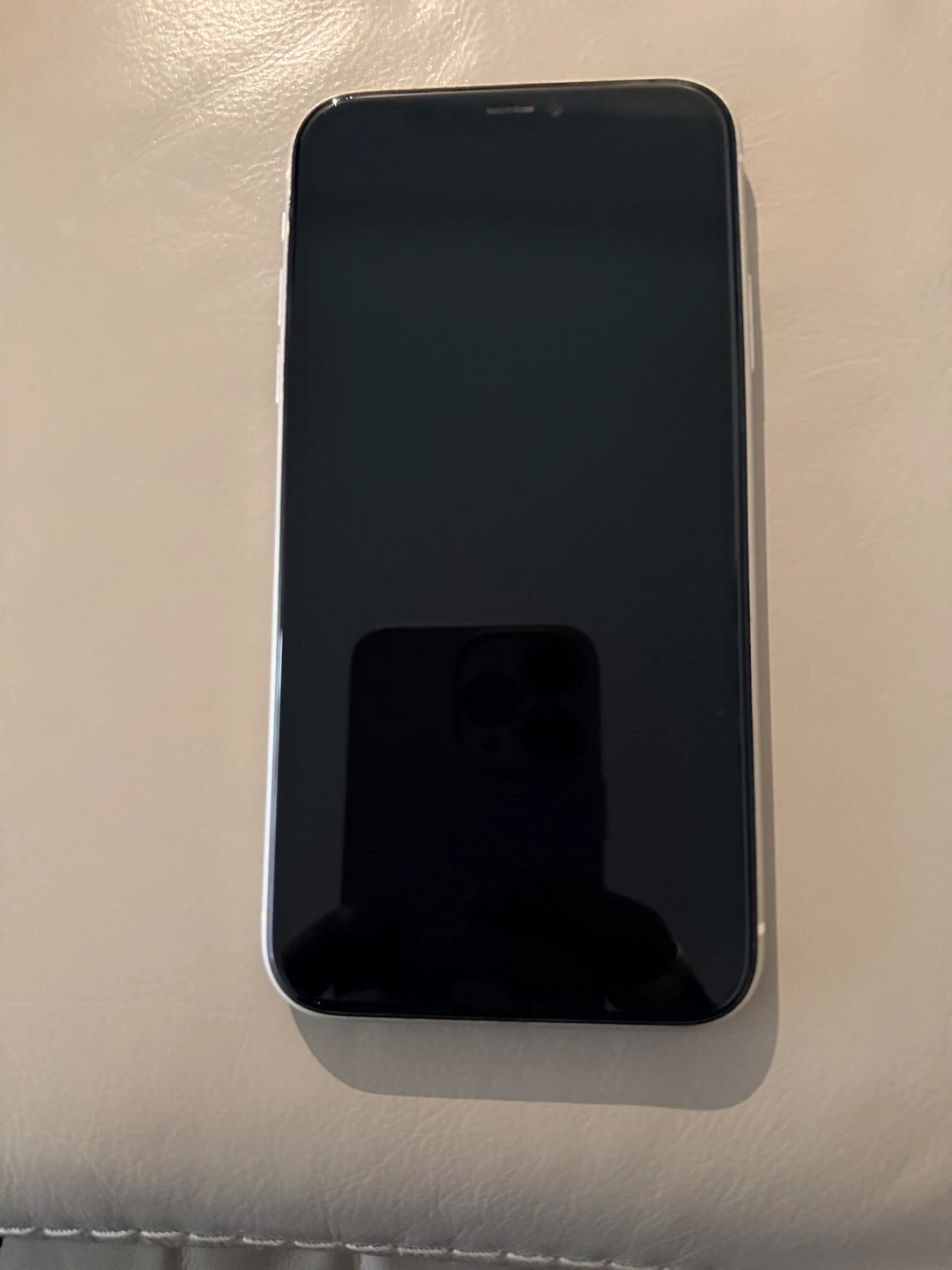 Apple iPhone 11 - White - photo 3
