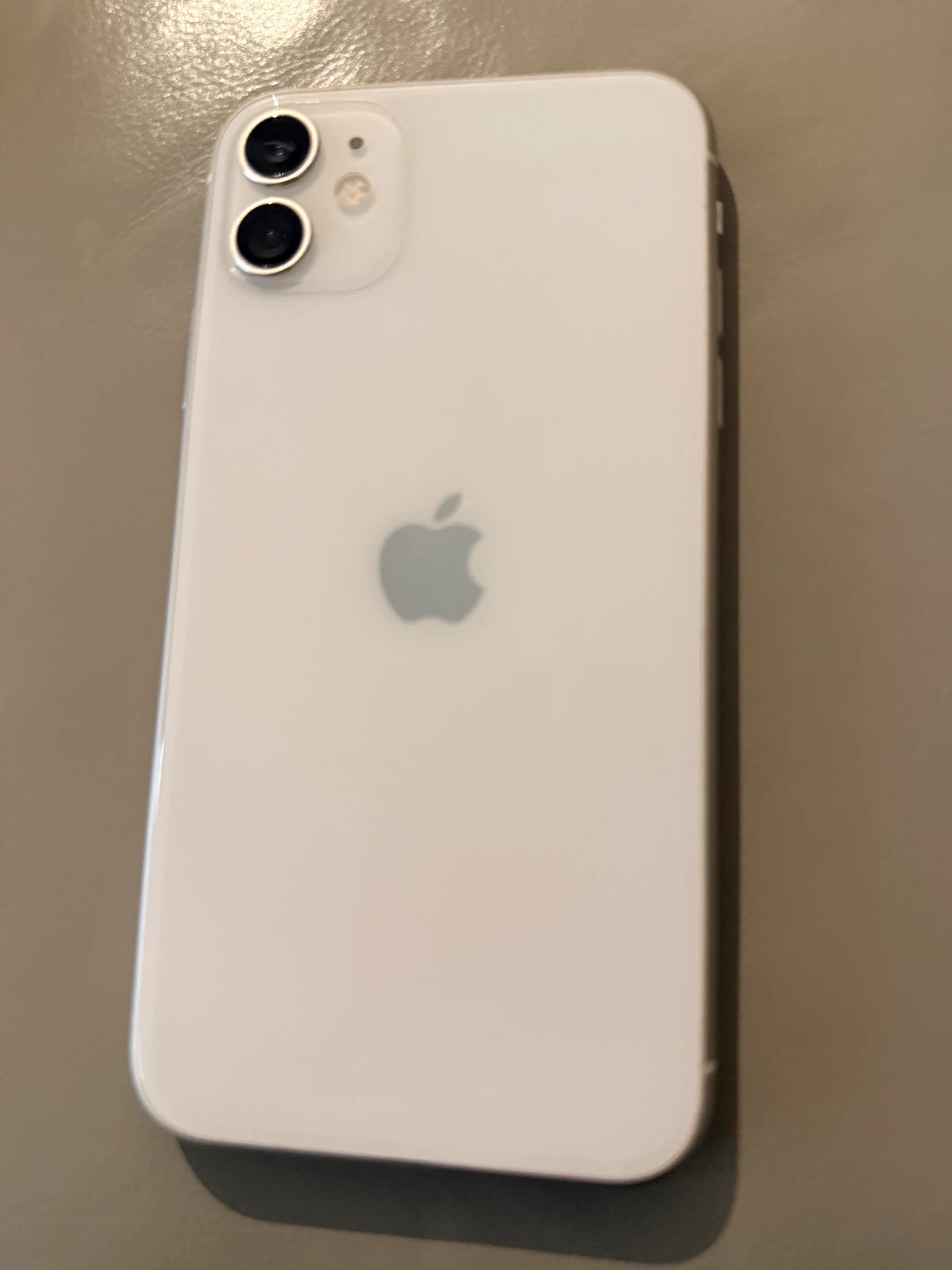 Apple iPhone 11 - White - photo 2