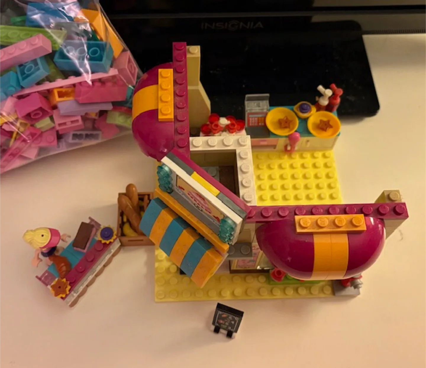 🤩Lego Friends 41006 Downtown Bakery image indicator(2)