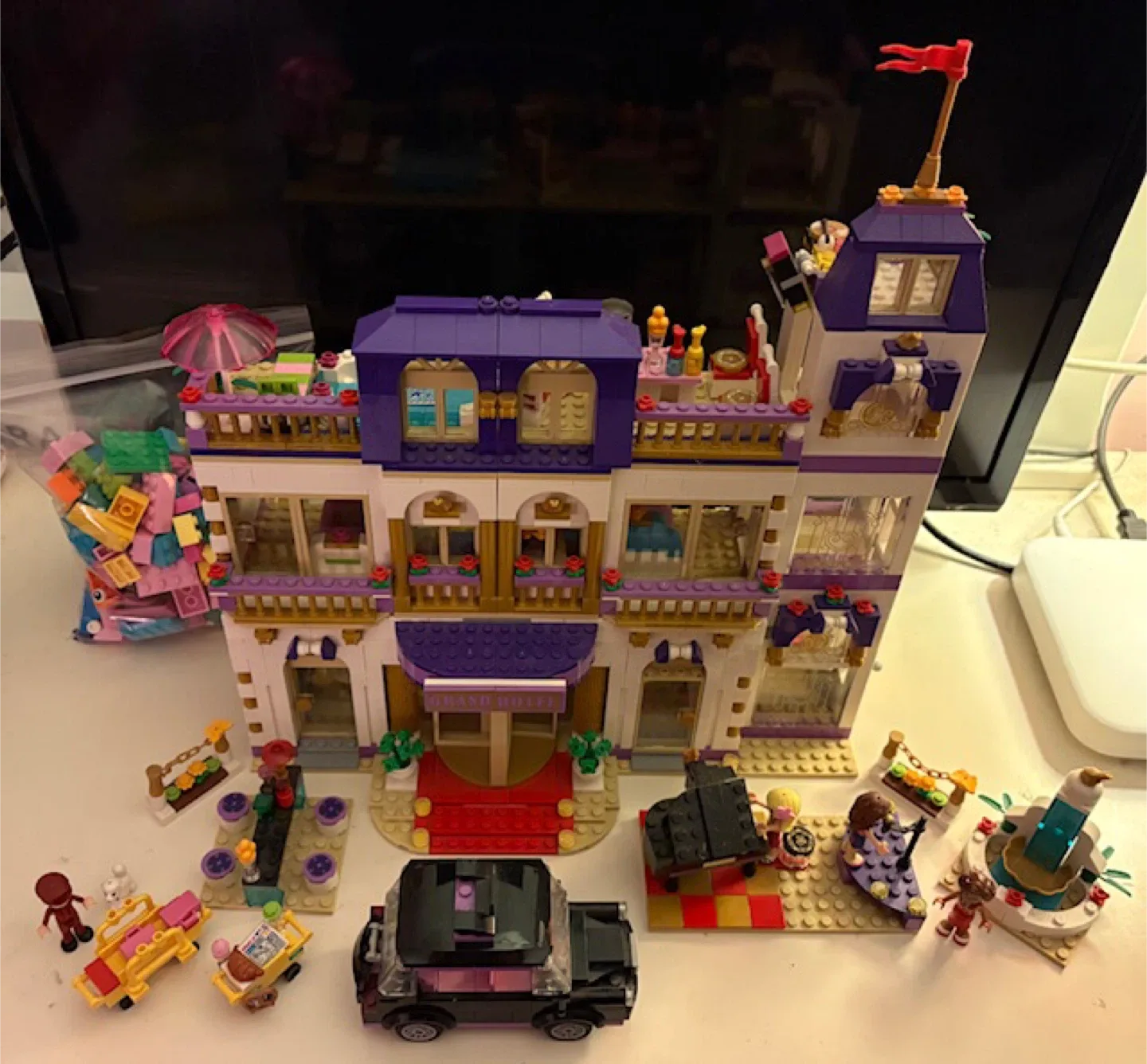 🤩LEGO Friends 41101 Heartlake Grand Hotel - Ages 8-12 image indicator(2)