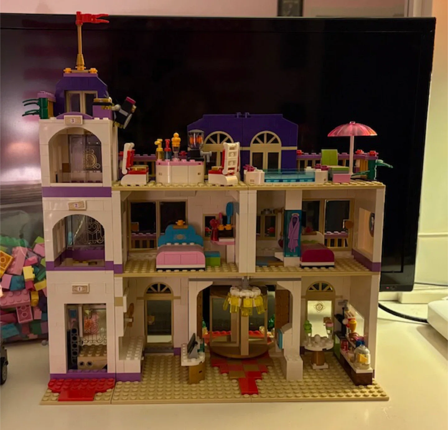 🤩LEGO Friends 41101 Heartlake Grand Hotel - Ages 8-12 image indicator(3)