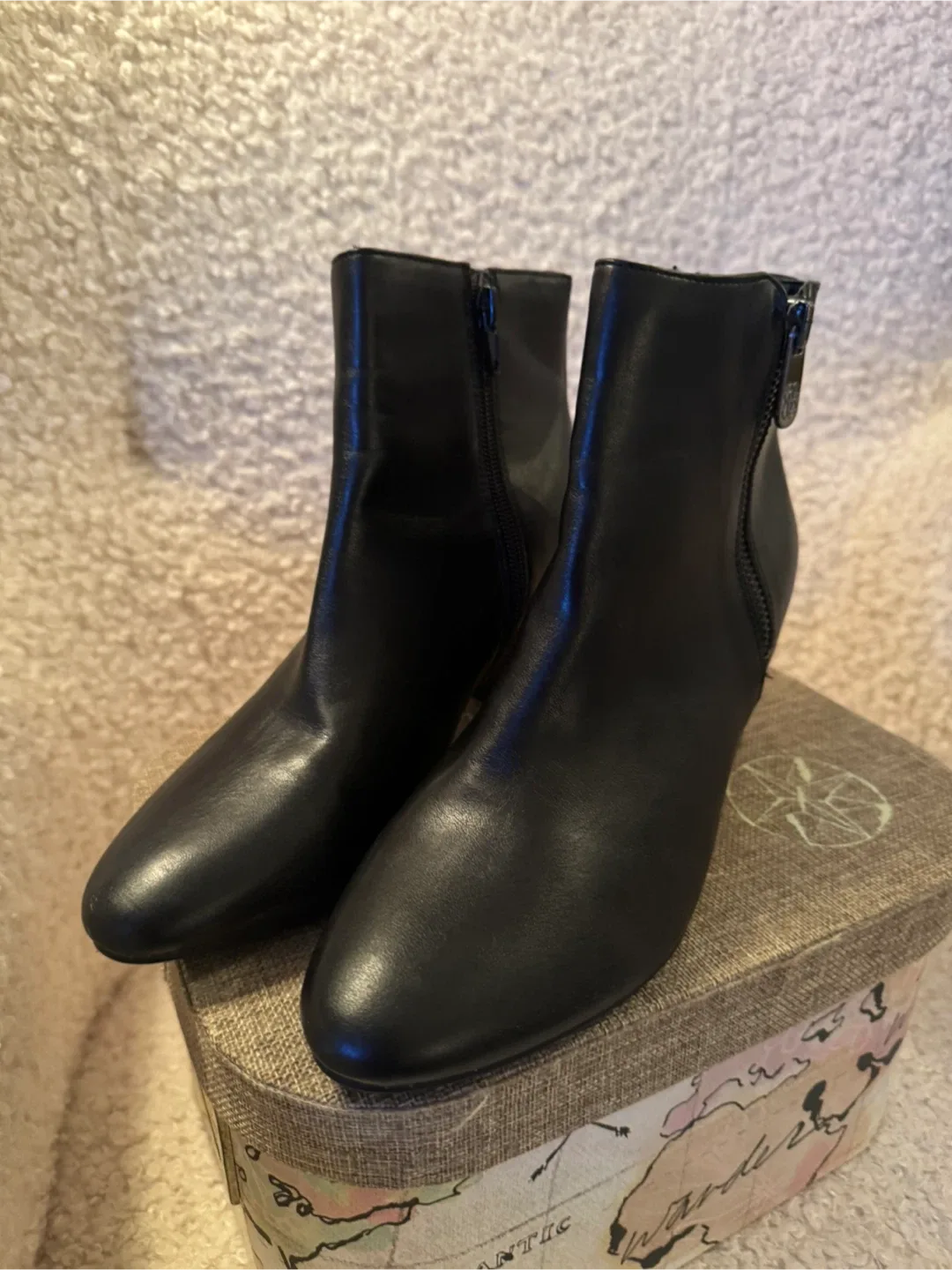 Bandolino size 6 Black Pleather Ankle Boots thumbnail