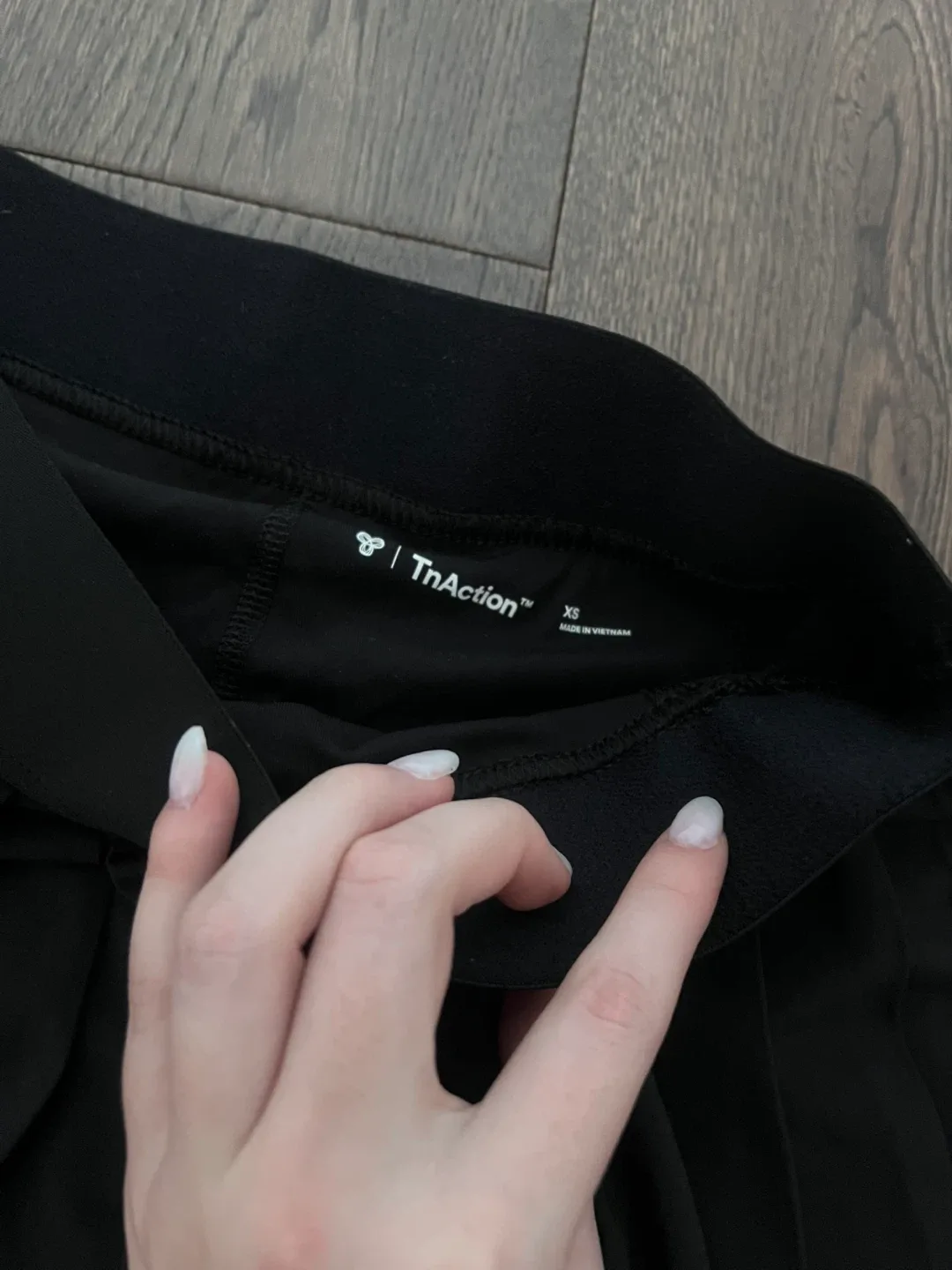 Tna action- Black Pleated Skirt - XS image indicator(2)