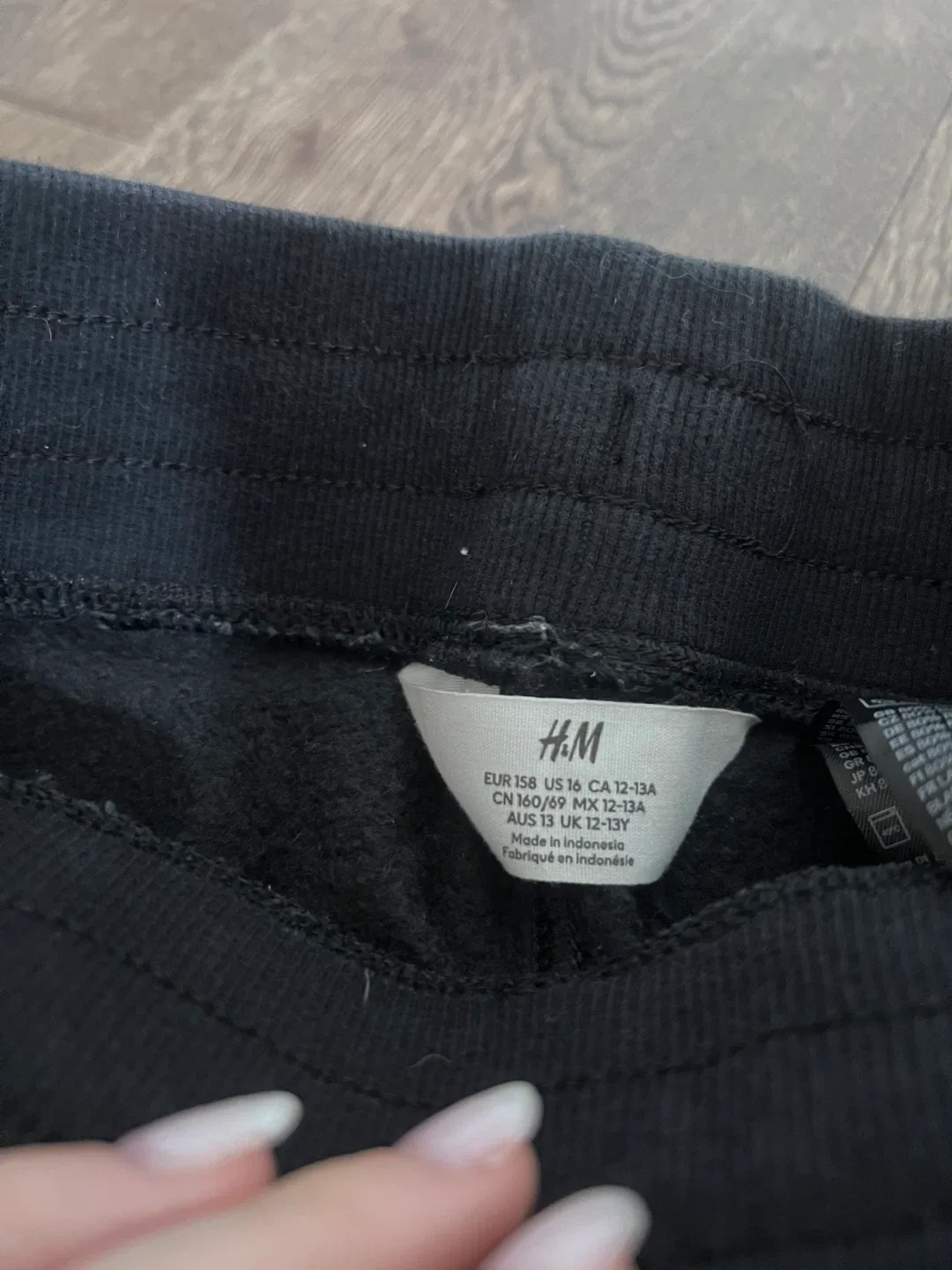 H&M Black Sweatpants - Size 16 (Youth) image indicator(2)