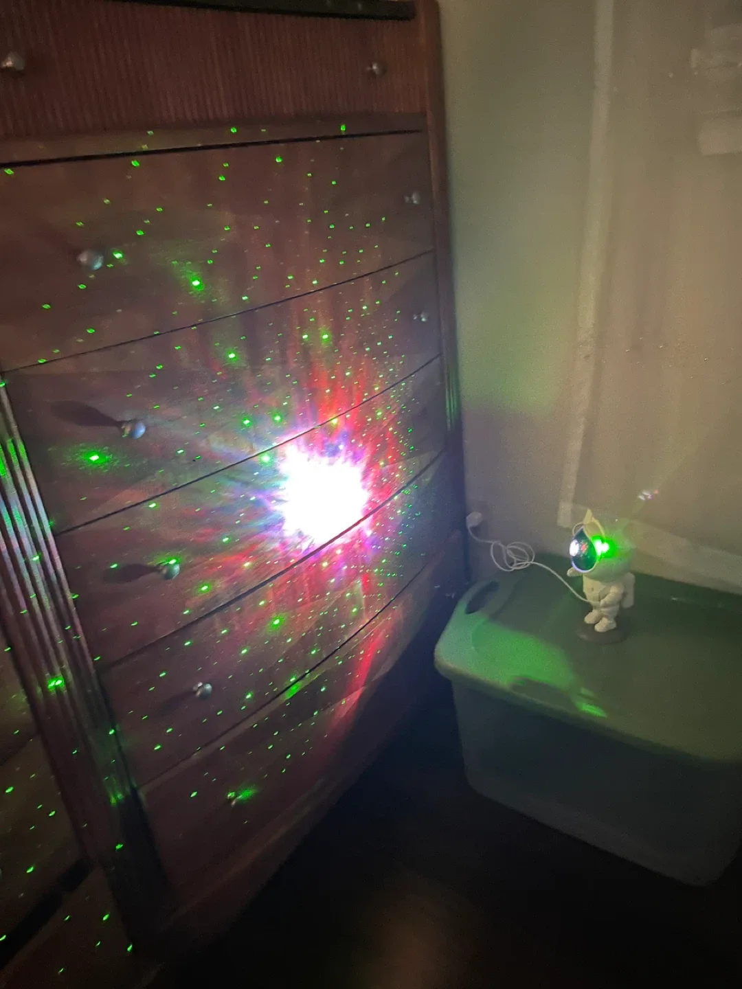 Astronaut Galaxy Projector Night Light with Remote image indicator(6)