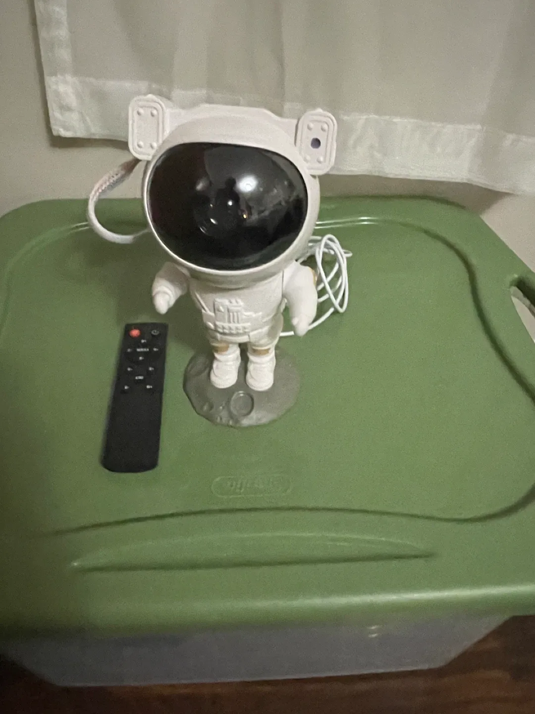 Astronaut Galaxy Projector Night Light with Remote image indicator(3)