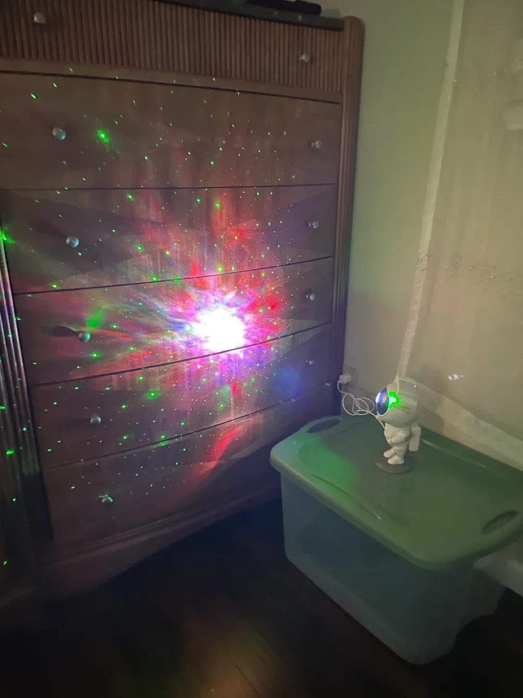 Astronaut Galaxy Projector Night Light with Remote image indicator(7)