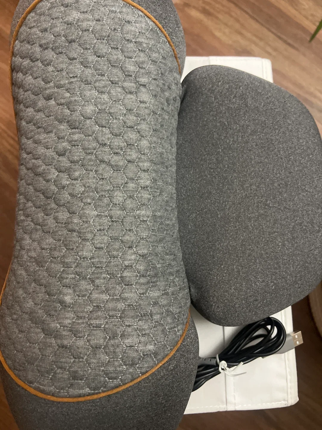 Shiatsu Back & Neck Massager with Heat image indicator(2)