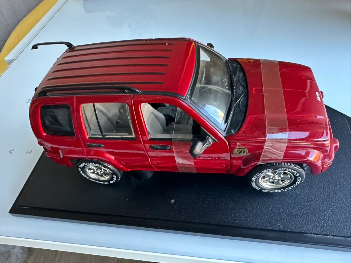 Matchbox Jeep Liberty Diecast Car image indicator(3)