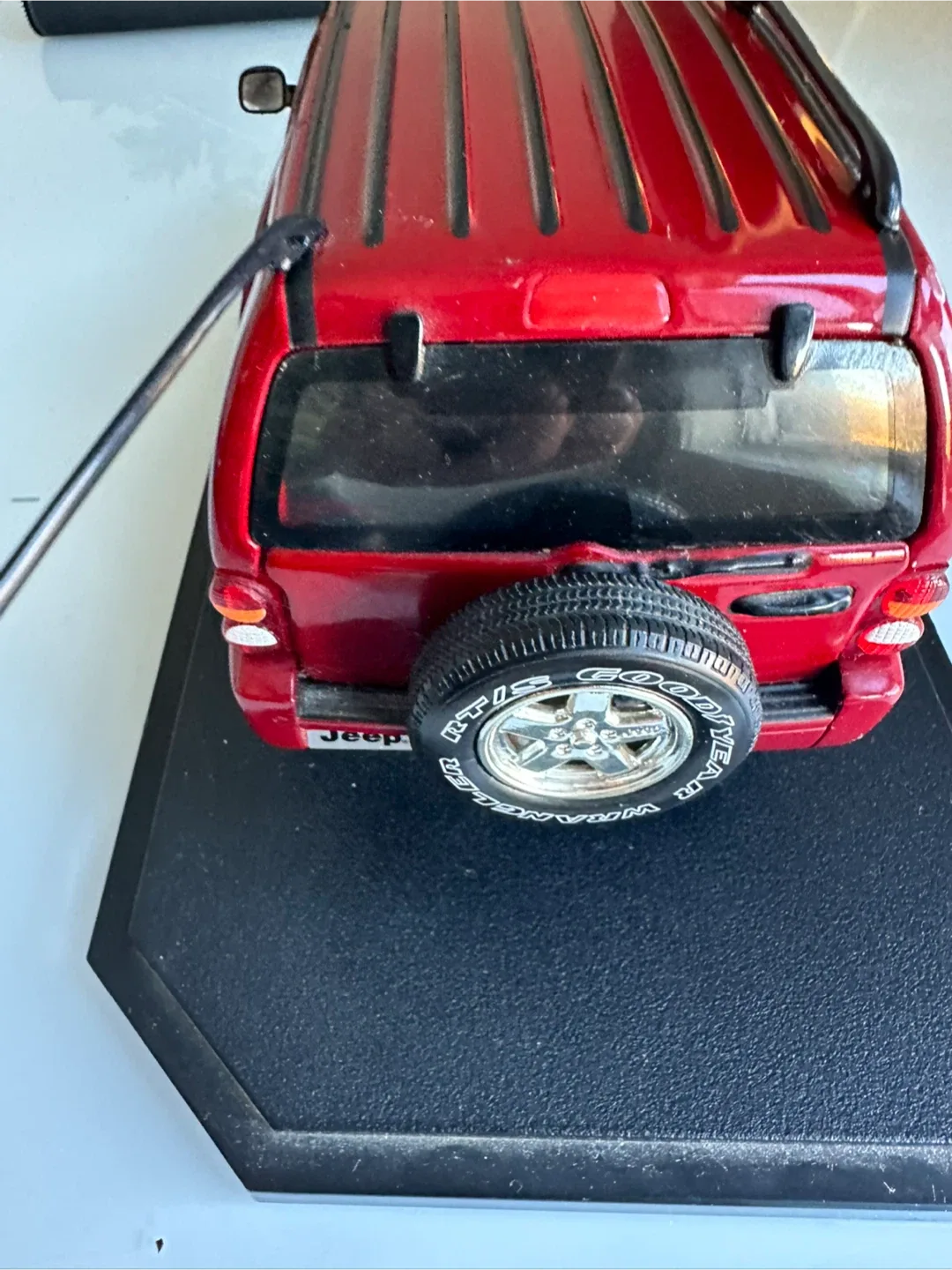 Matchbox Jeep Liberty Diecast Car image indicator(7)