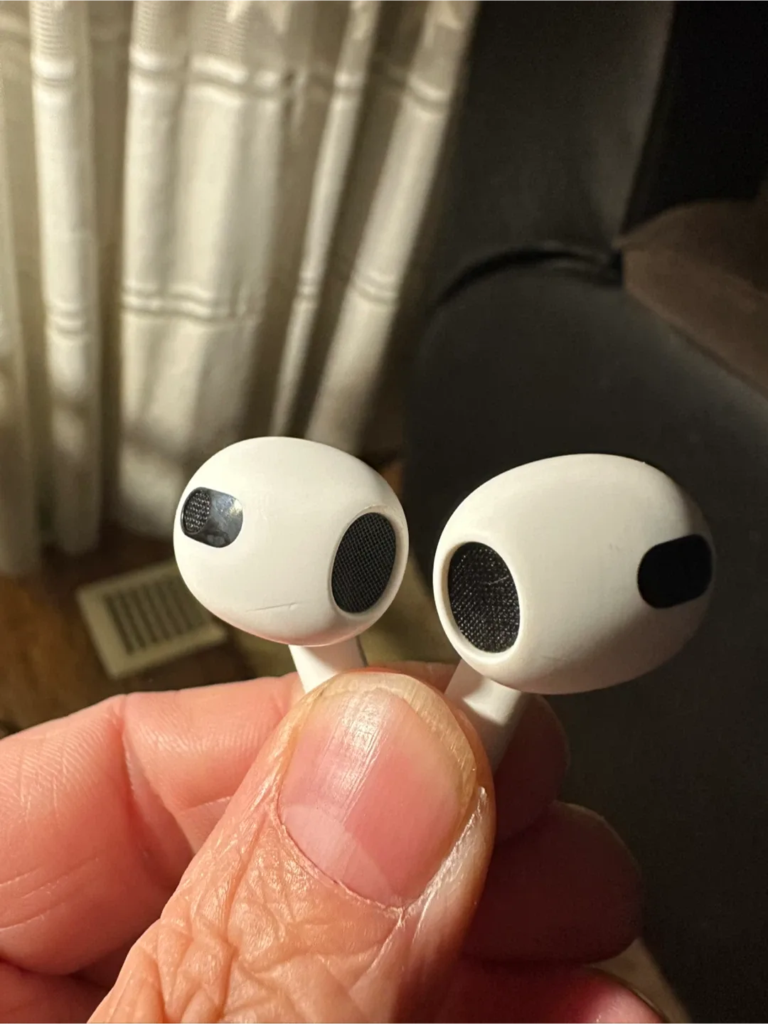 Apple AirPods (3rd generation) image indicator(3)