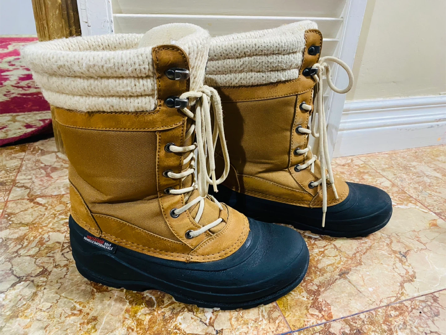 Ladies Winter boots (Size 7)