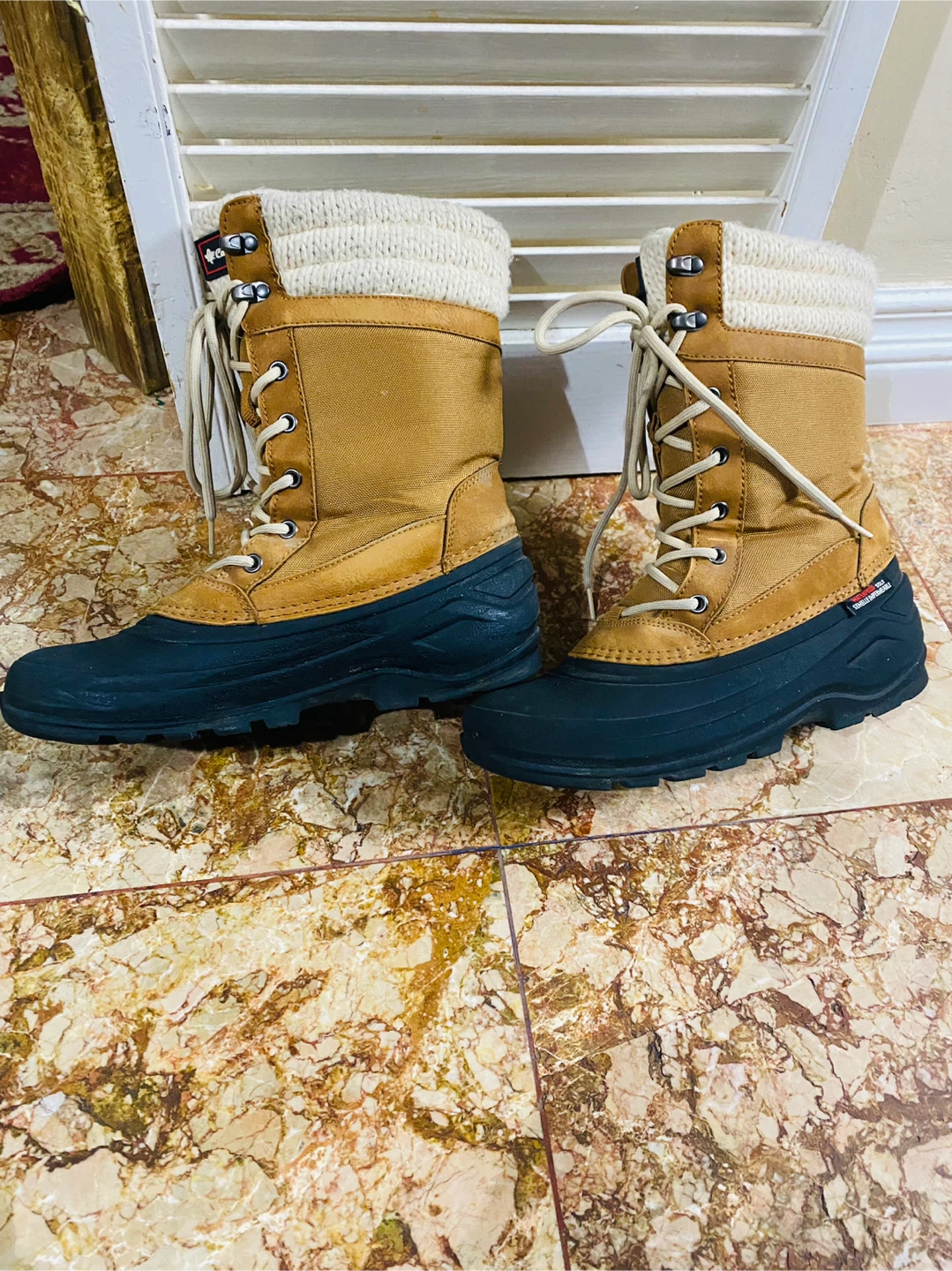 Ladies Winter boots (Size 7) - photo 2