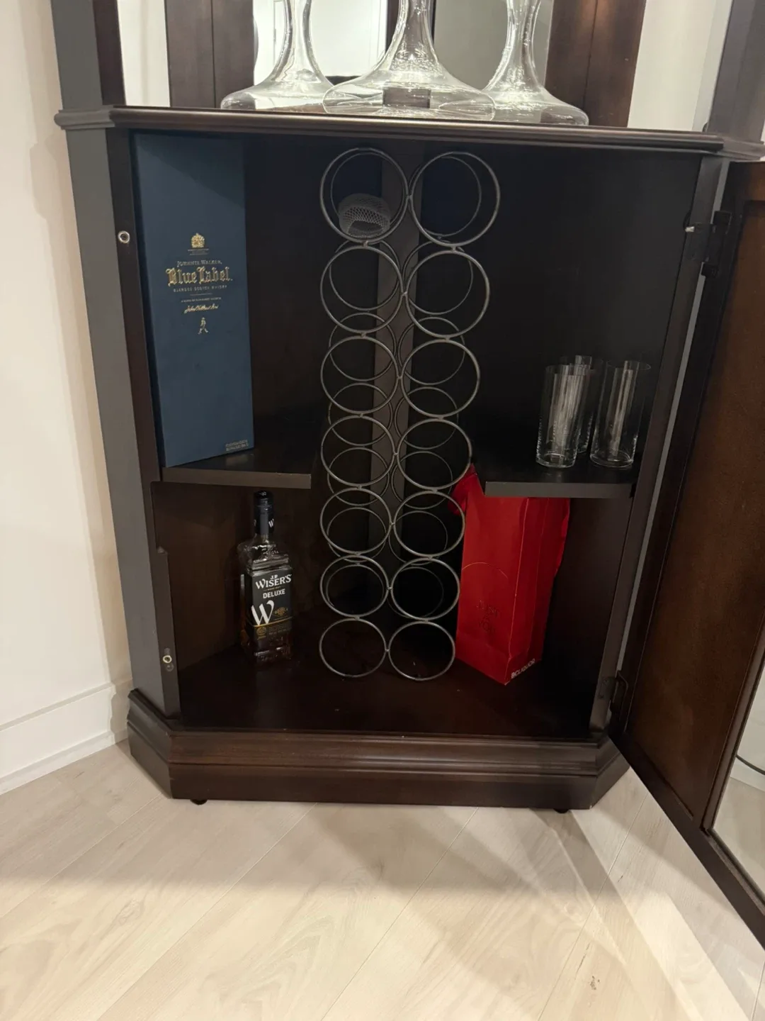 Piedmont III Corner Wine Cabinet image indicator(2)