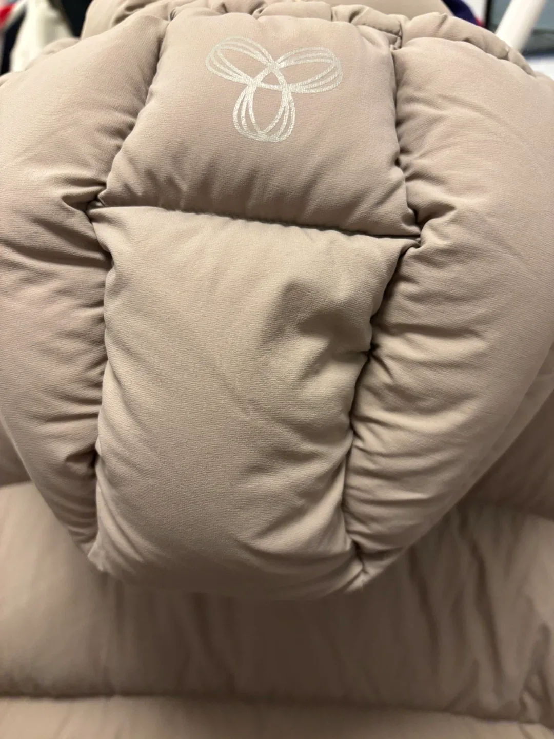 Aritzia Tna Super Puff Mid Length - XS Modern Taupe image indicator(2)