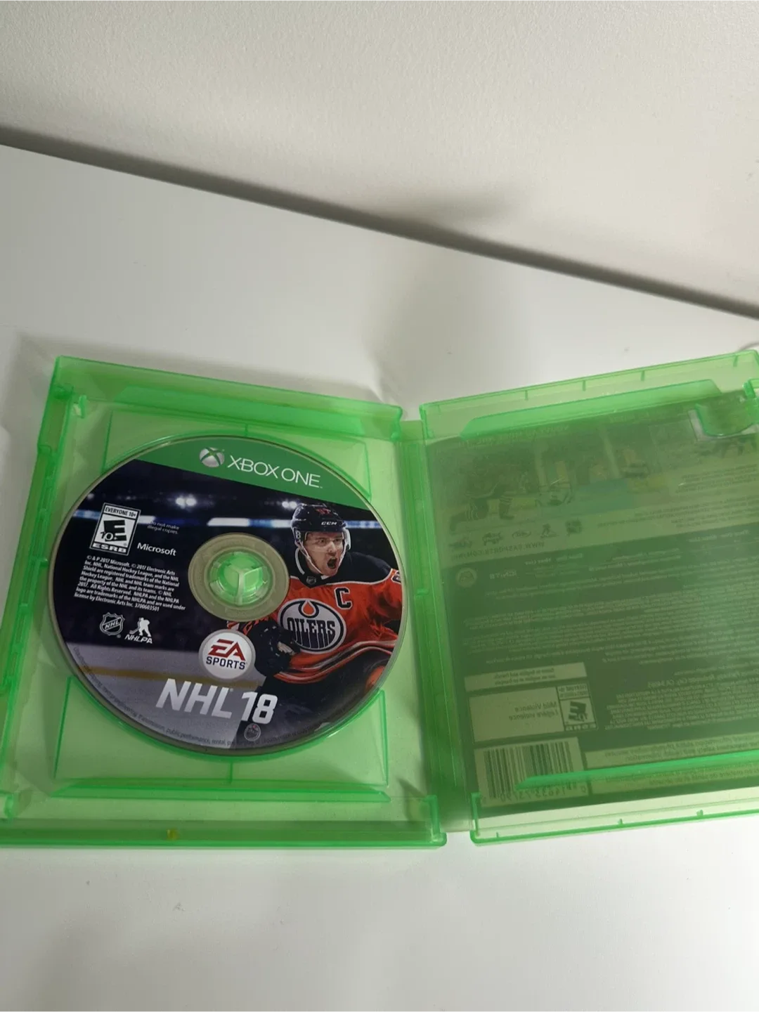 NHL 18 for Xbox One image indicator(3)