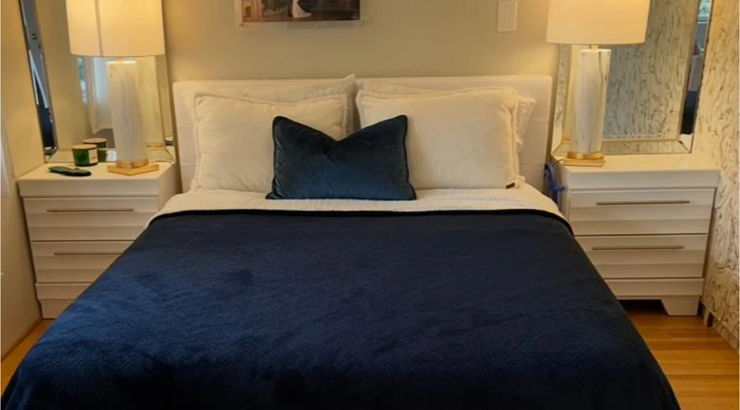 White Dresser and Nightstands Set image indicator(4)