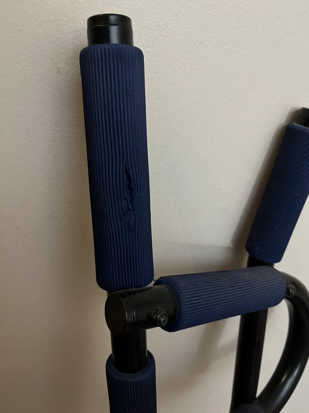 Pull-Up Bar Chin-Up Doorway Trainer image indicator(3)