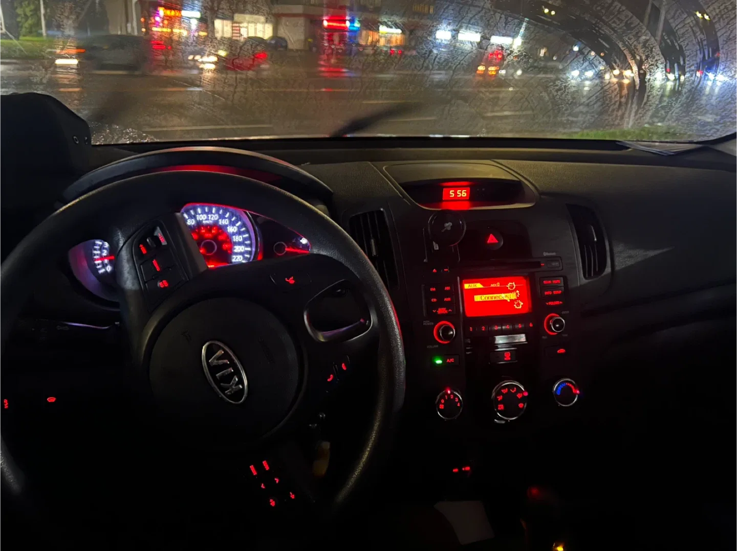 Kia Forte - White Sedan image indicator(3)