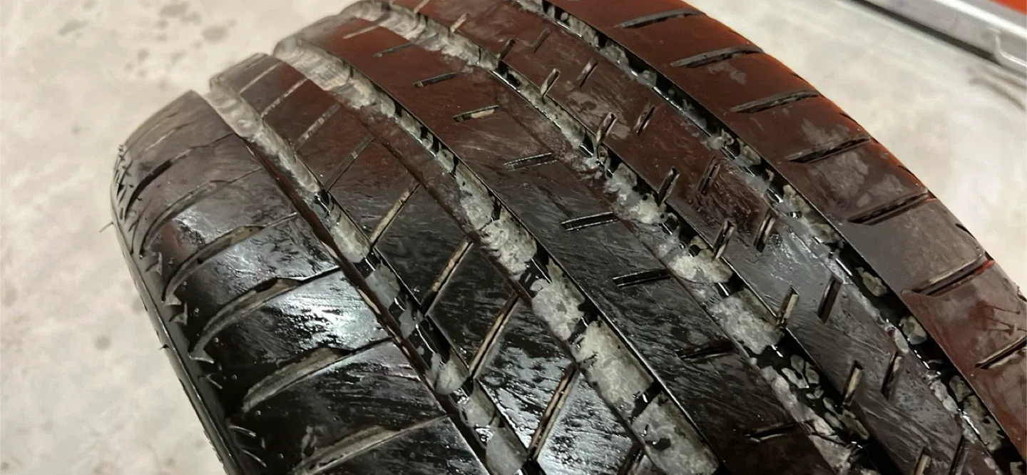 Used 245/40ZR21 100Y Tire image indicator(2)