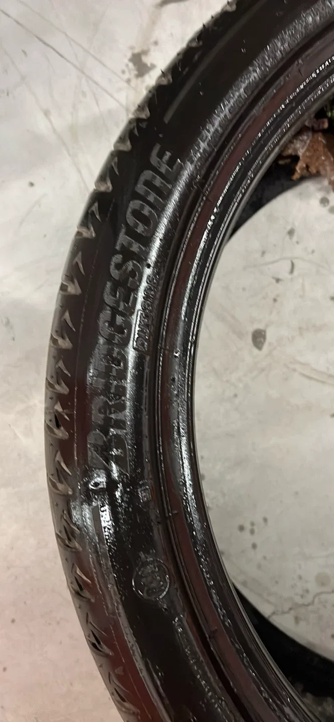 Used 245/40ZR21 100Y Tire image indicator(7)