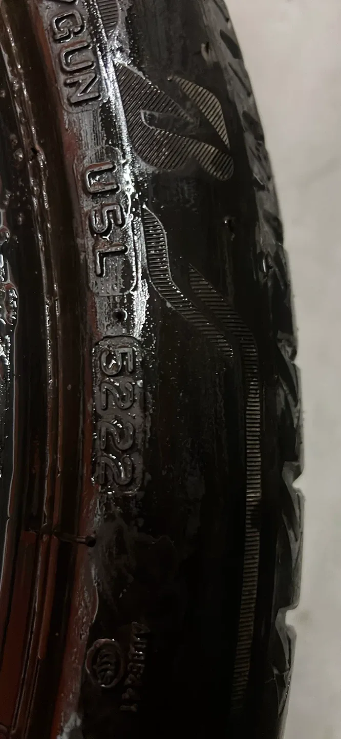 Used 245/40ZR21 100Y Tire image indicator(8)