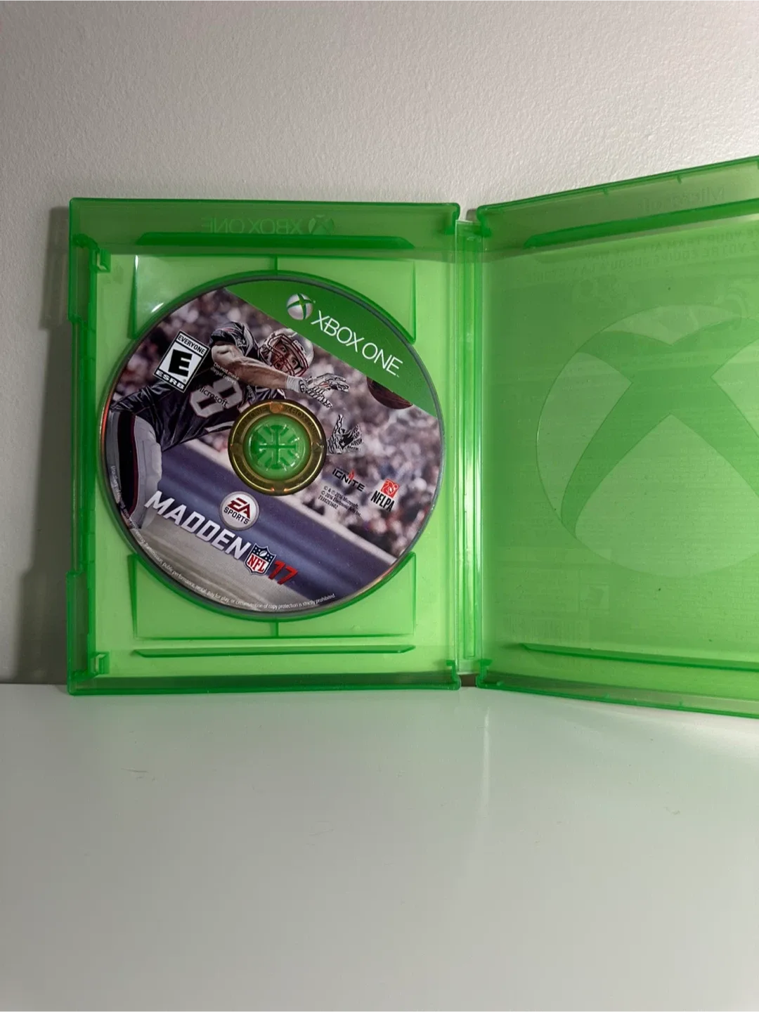 Madden NFL 17 for Xbox One image indicator(3)