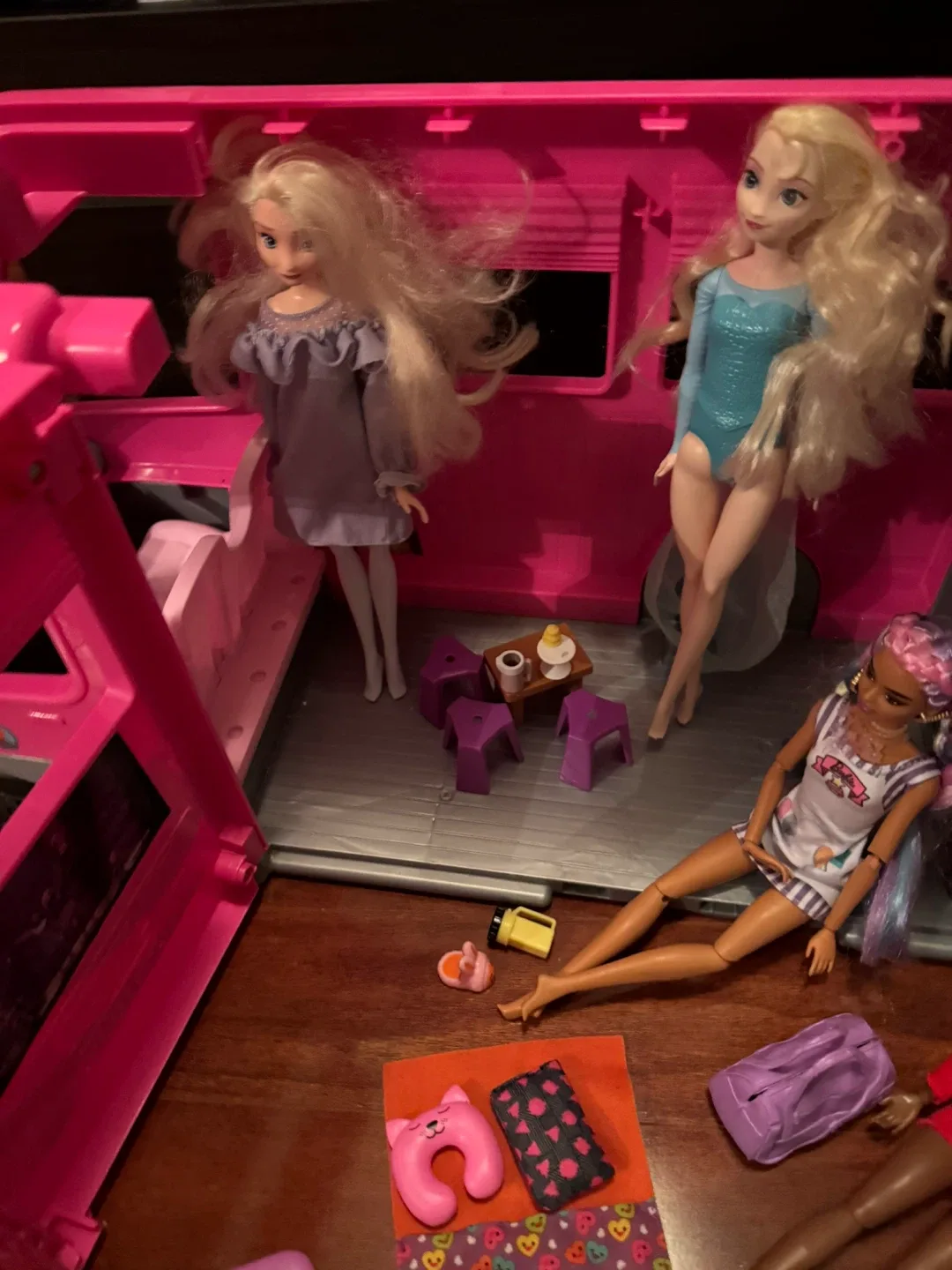 Barbie DreamCamper Toy Playset image indicator(2)
