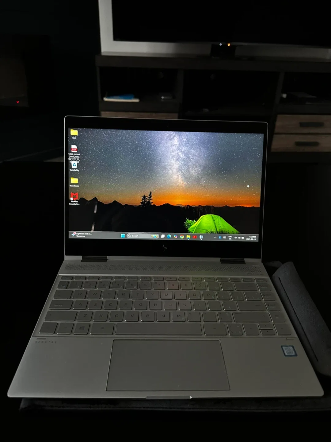 HP Spectre x360 Convertible 13-ae0xx image indicator(7)