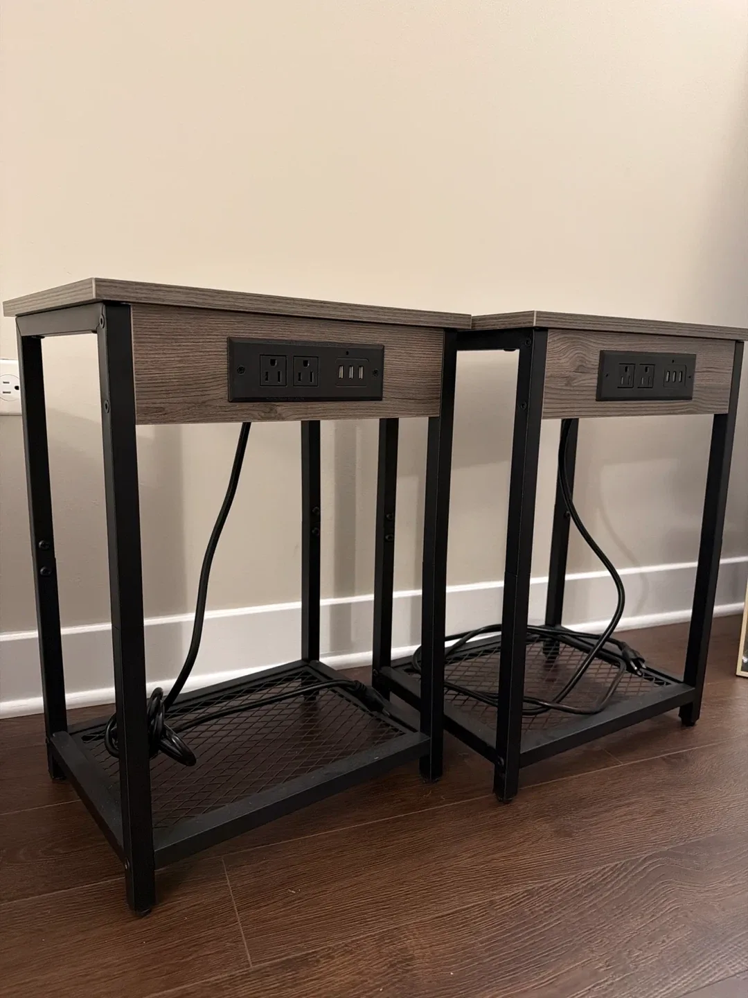 Set of 2 End Tables with Charging Station image indicator(2)