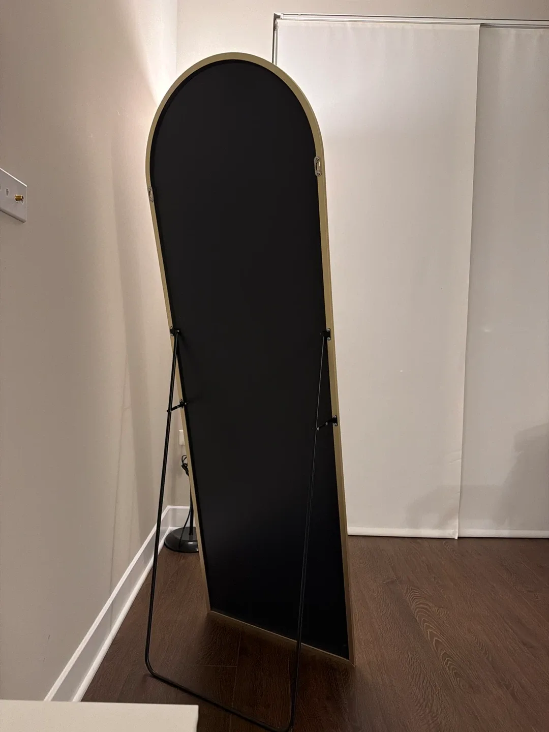 Gold Arched Full Length Mirror image indicator(3)