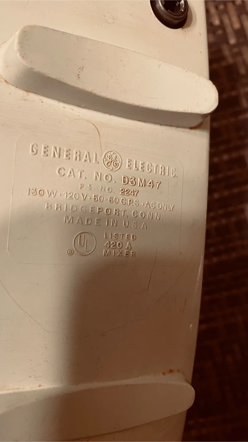 Vintage General Electric Hand Mixer image indicator(3)