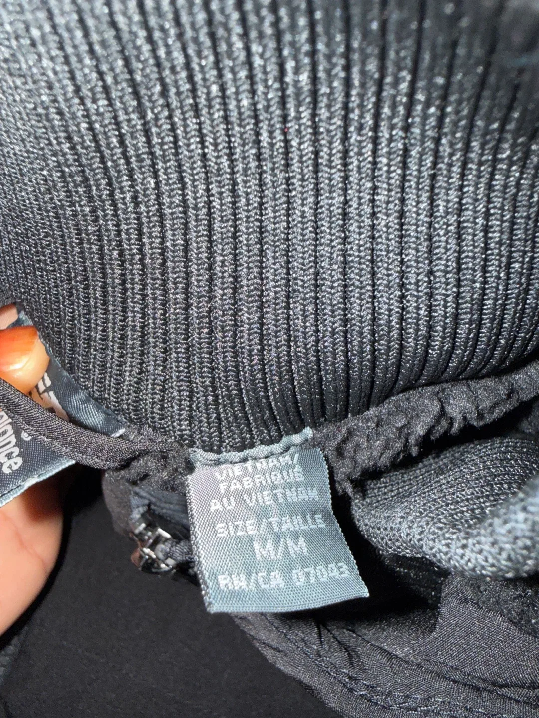 New Balance Black Puffer Jacket - Size M/M image indicator(4)