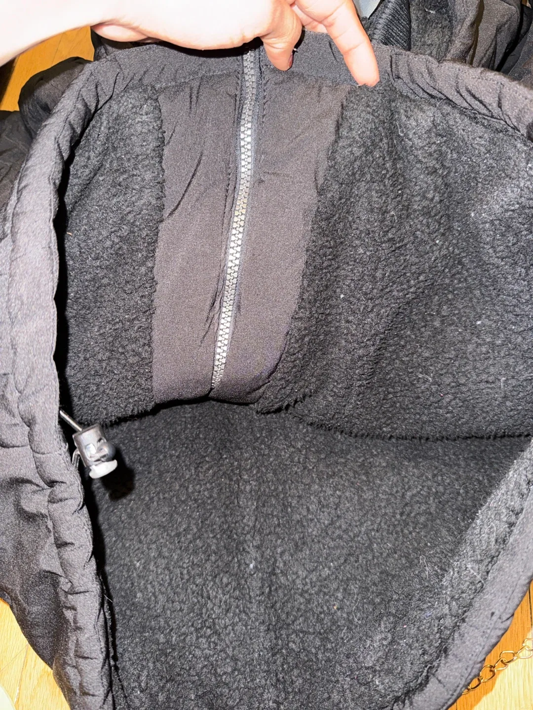 New Balance Black Puffer Jacket - Size M/M image indicator(5)