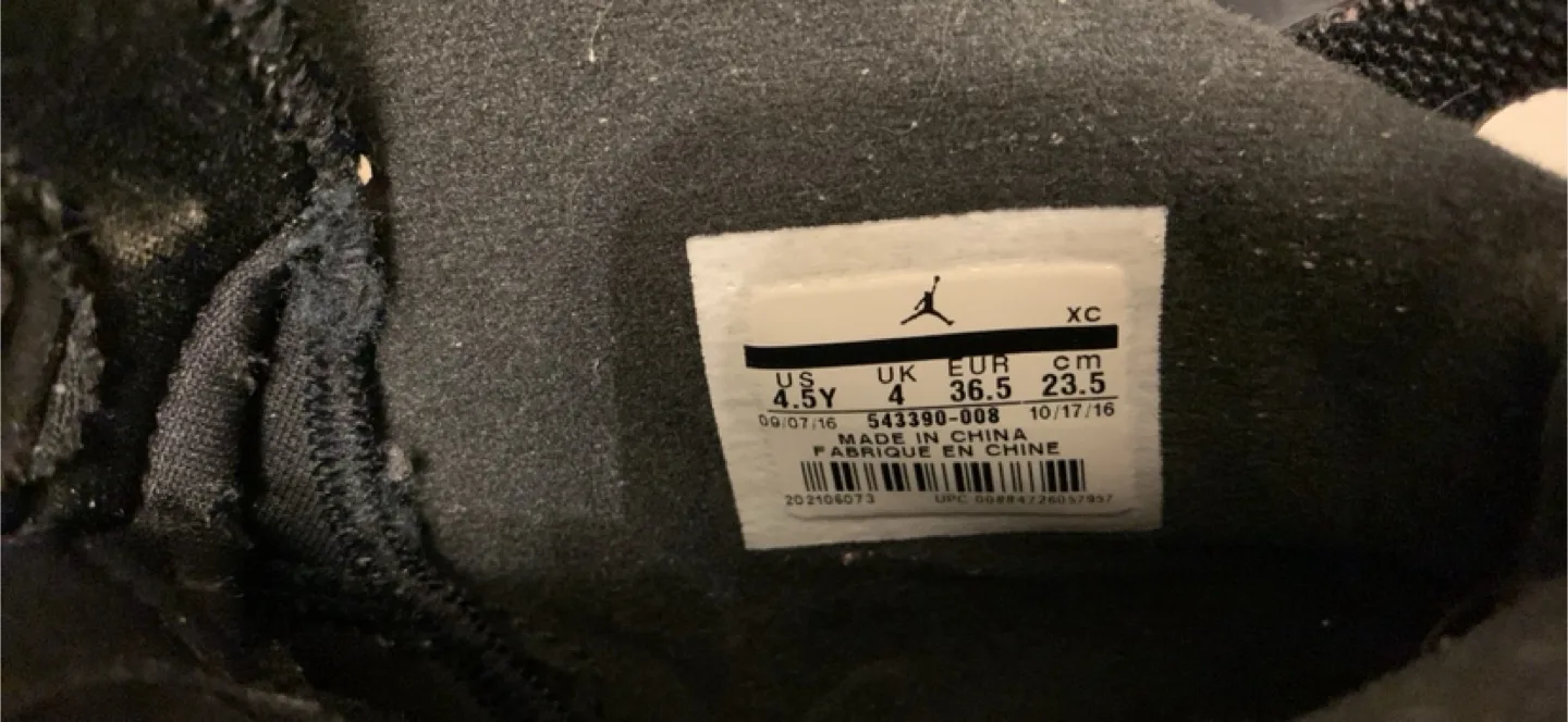 Jordan 6 Retro Size 4.5Y image indicator(5)