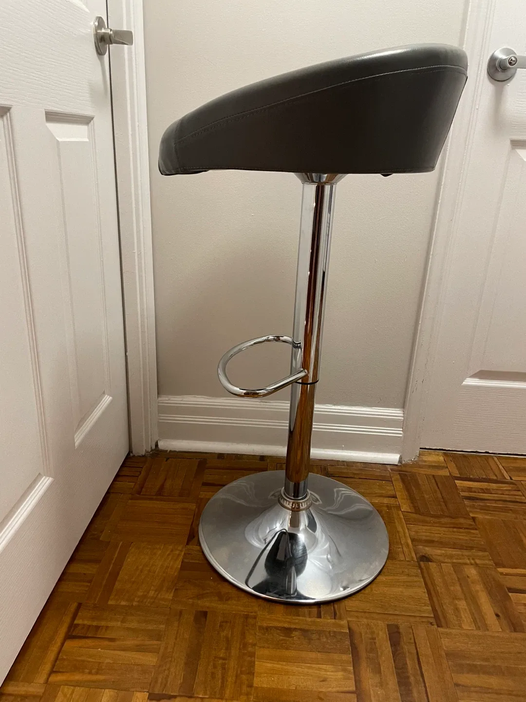 Grey Adjustable Height Bar Stool image indicator(5)