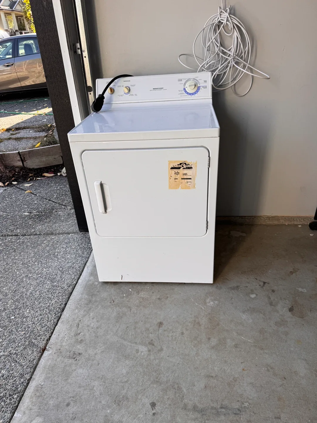 Moffat White Clothes Dryer