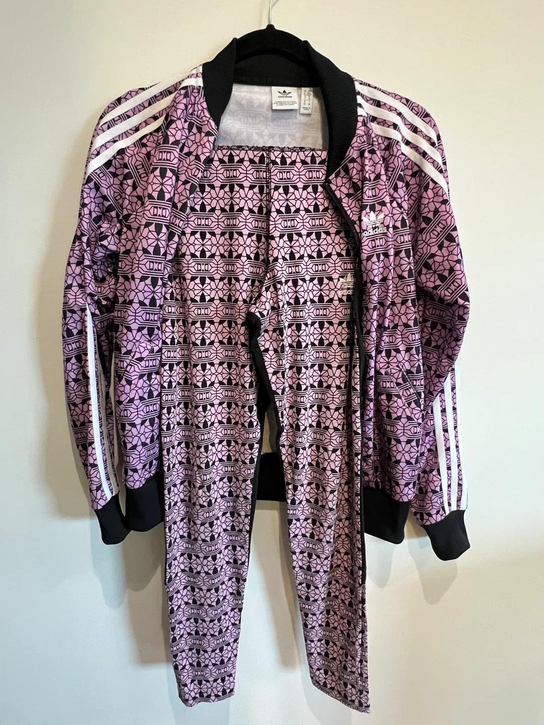 Adidas Tracksuit Set - XS Jacket/ S Pants image indicator(4)