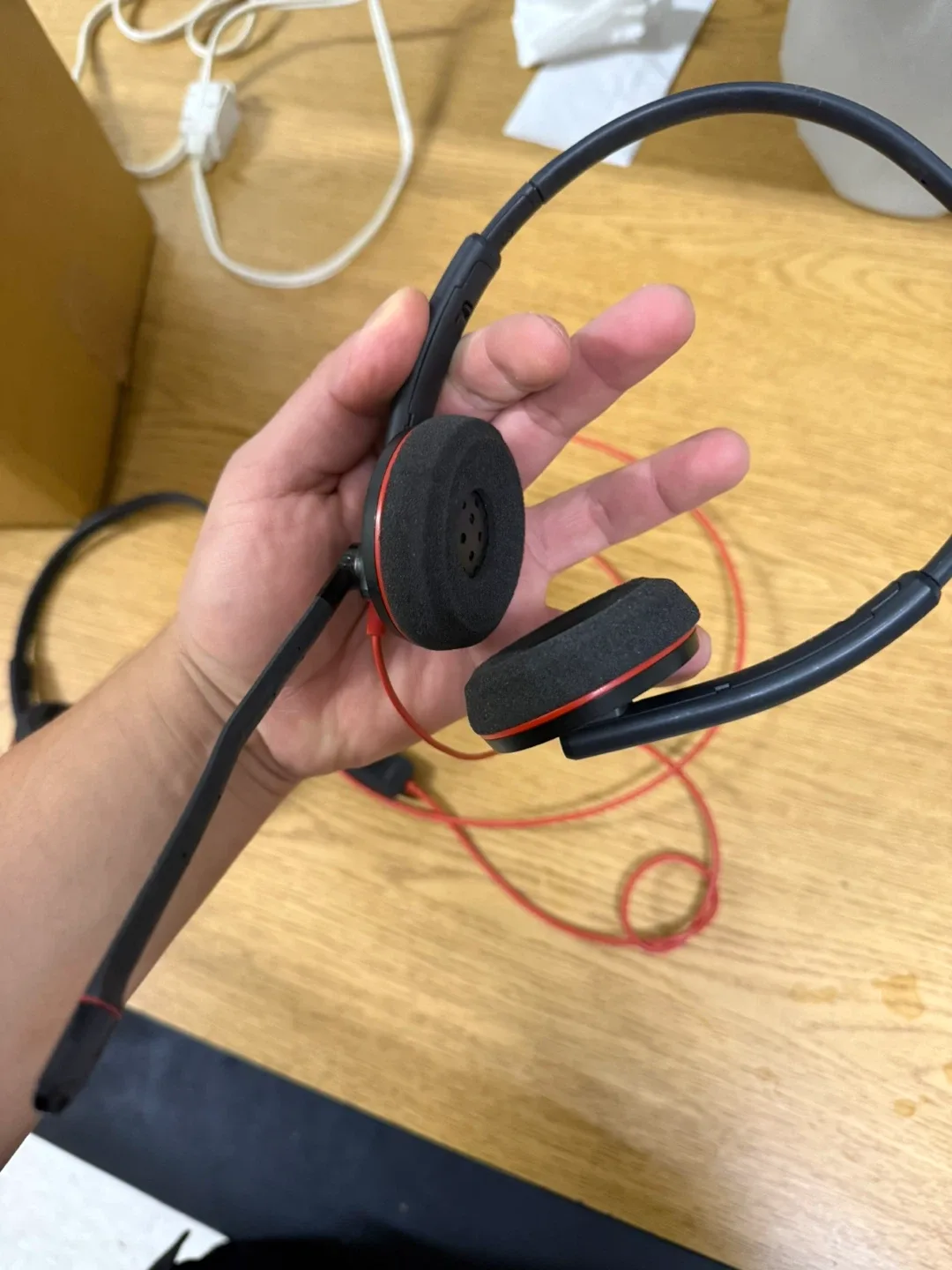 Black Wired Headset with Microphone image indicator(2)