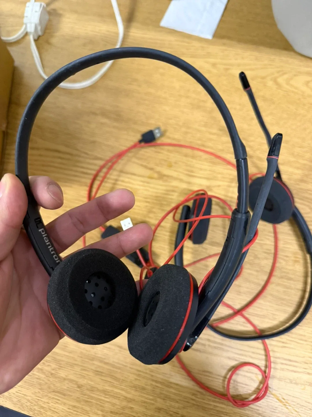Black Wired Headset with Microphone image indicator(3)