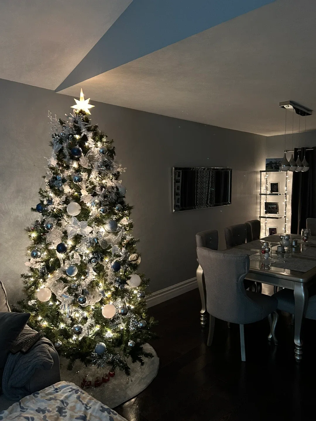 Christmas Tree 7.5ft image indicator(2)