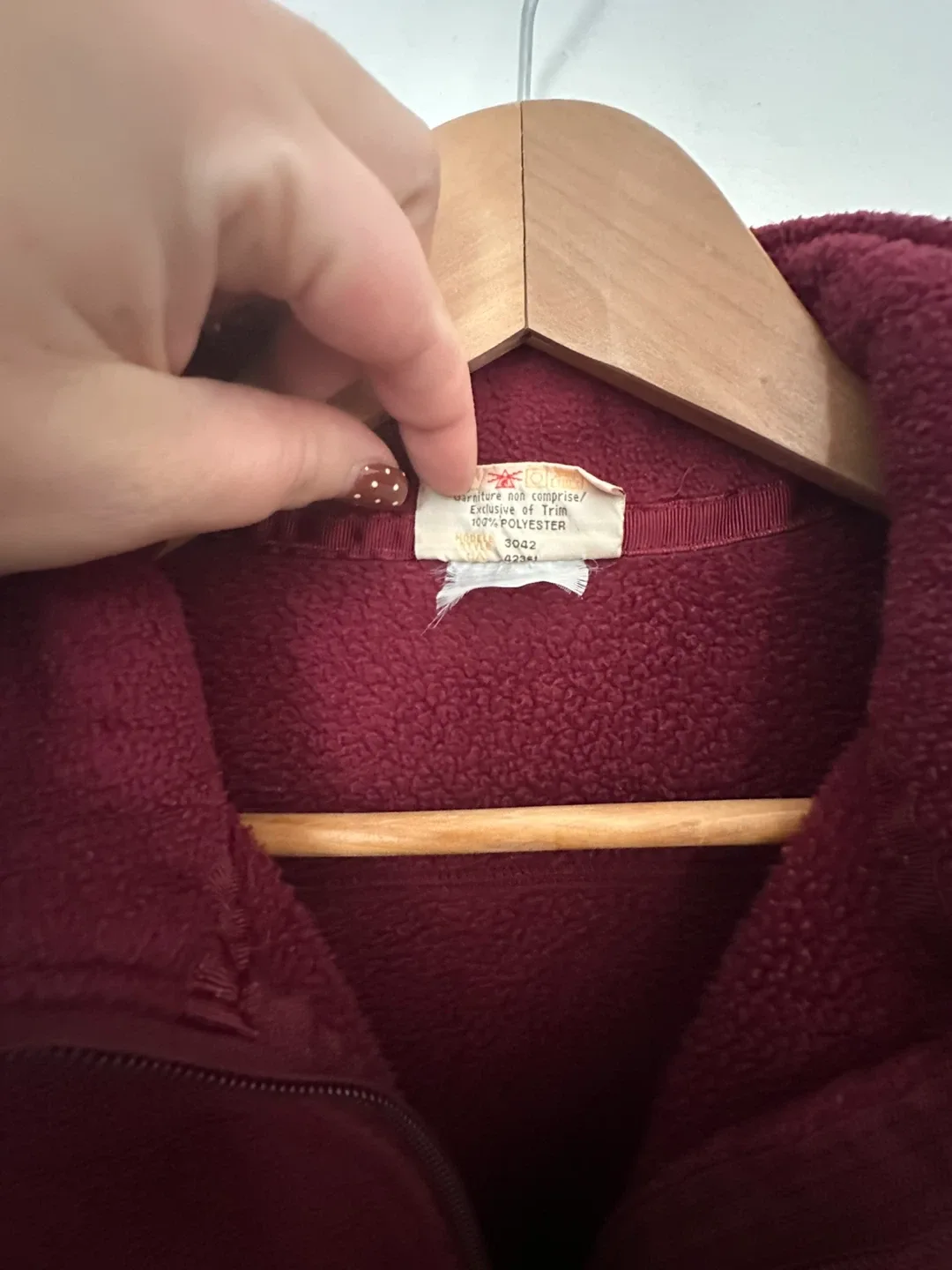 Vintage Fleece Sweater Northern Getaway Fleece Burgundy Cozy image indicator(9)